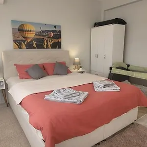 Family Apt For 7 People, 10 Min Walk To Taksim Square اسطنبول